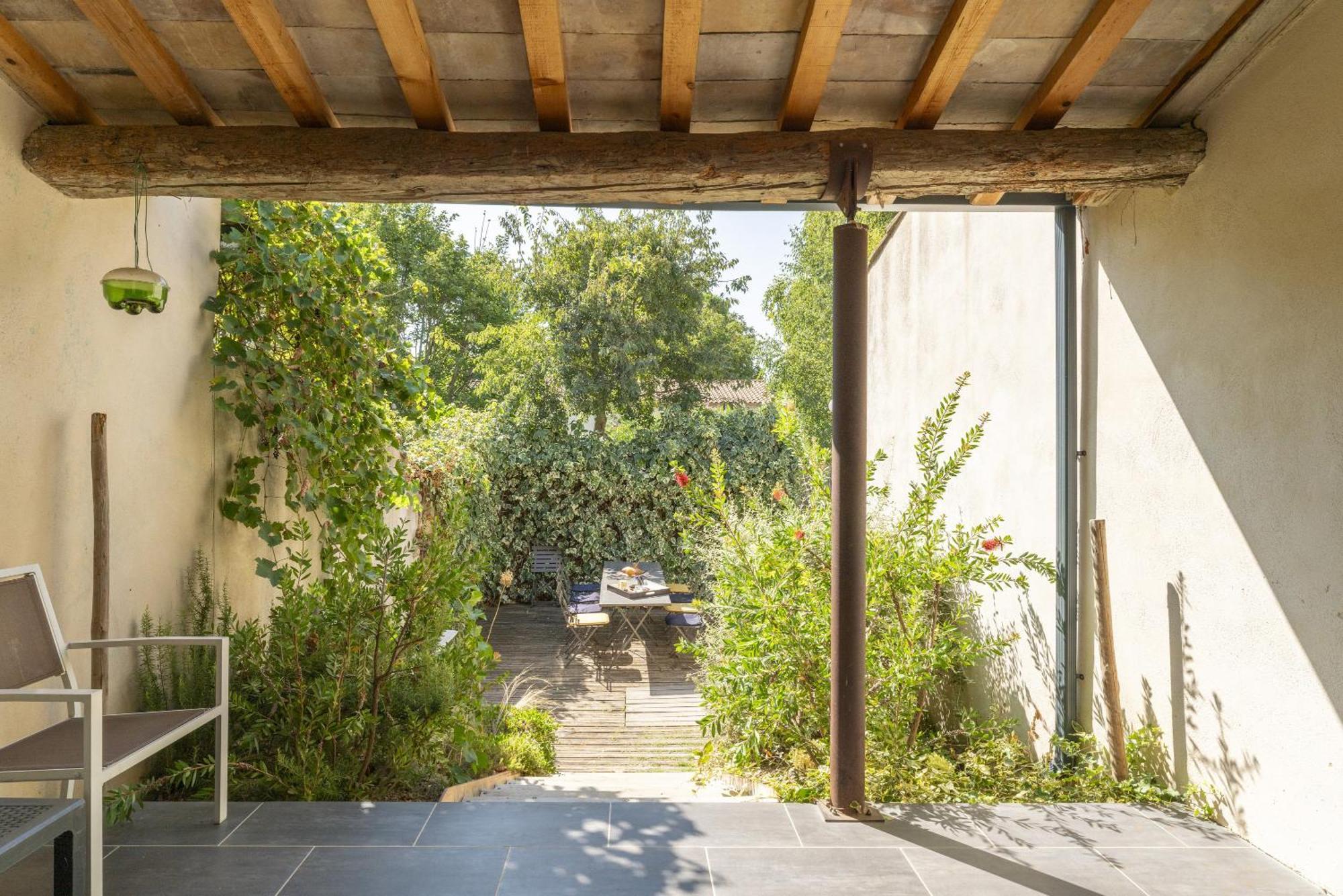 L'Ensemble Du Gite De Tante Berthe Camaret-sur-Aigues Екстериор снимка